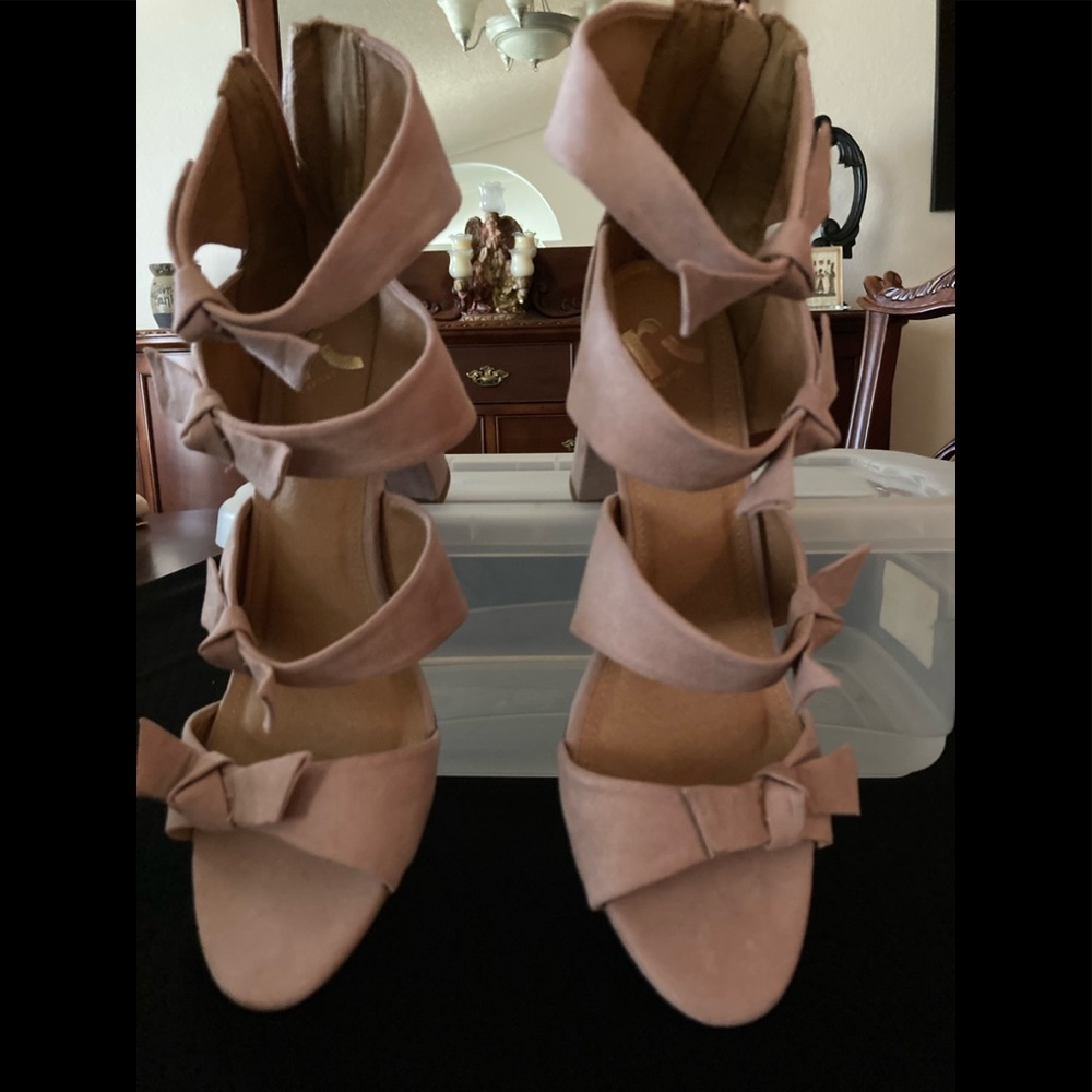 REPORT Lilac “Bowed Up” Heels